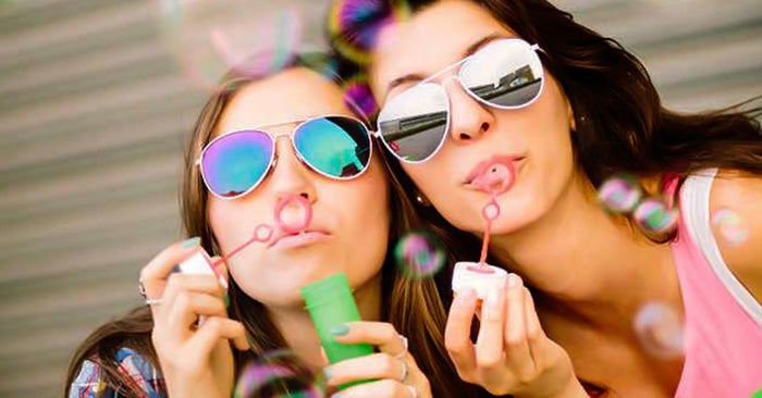 15 Unique Moments You Only Want to Share with Your Sister - matrix-studios.com