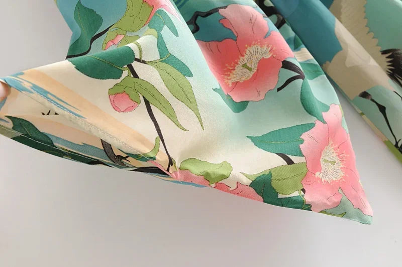 Boho Queens Vintage Green Crane Floral Print Sashes  Women Bohemian V Neck Batwing Sleeves Happie Beach Robe Cover-up - Matrix Studios