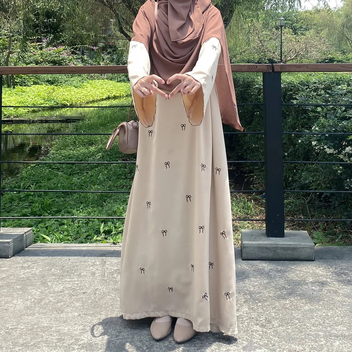Luxury Dubai Butterfly Embroidery Abaya Muslim Women Modest Dress Islamic Femme Vacation Outfit 2025 Fashion Turkey Kaftan Robe - Matrix-studios.com