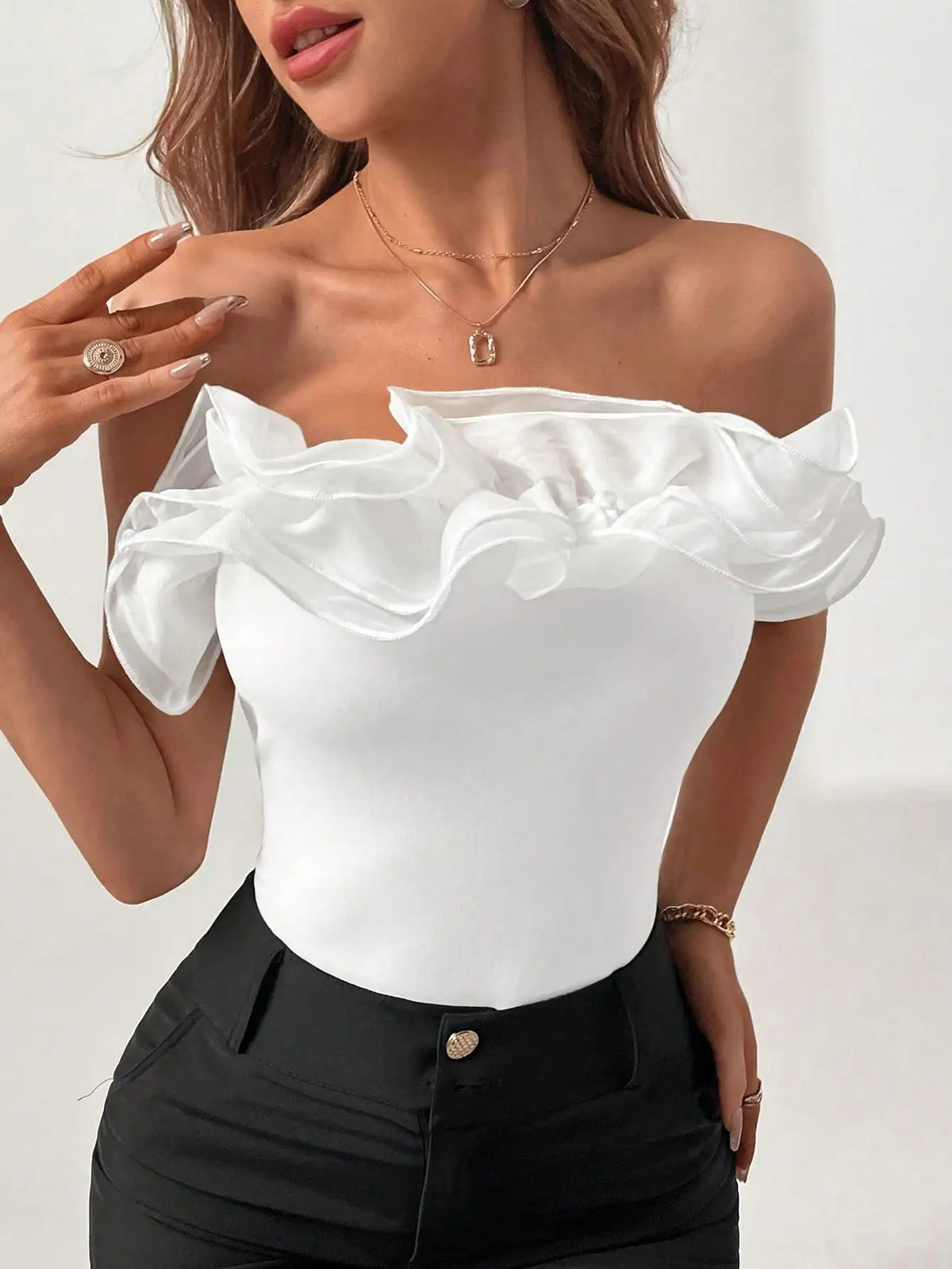 White Niche Does Not Hit a Unique Chic Short One-piece Strapless Top for Spice Girls to Wear Outside - Matrix Studios