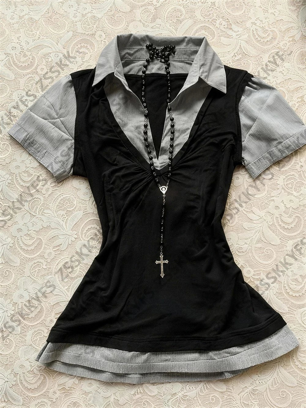 90s Women's Vintage Polos T-shirts Sexy V-neck Streetwear Gyaru Punk 2000s Two-color Tee Sweet Girl Y2k Short Sleeve T shirt emo - Matrix-studios.com