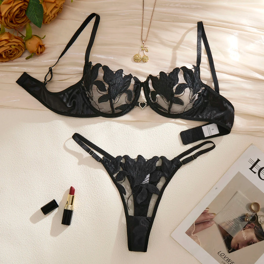 Embroidered Print Pajama Set - A Set Featuring a Floral Design Suitable for Women, a Sexy Bra ZA824031 - Matrix-studios.com