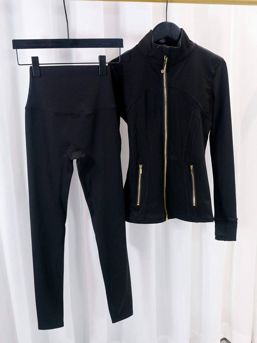 Gold zipper jacket and yoga pants set, sportswear, quick-dry and breathable, slimming and lightweight, tight-fitting - Matrix-studios.com
