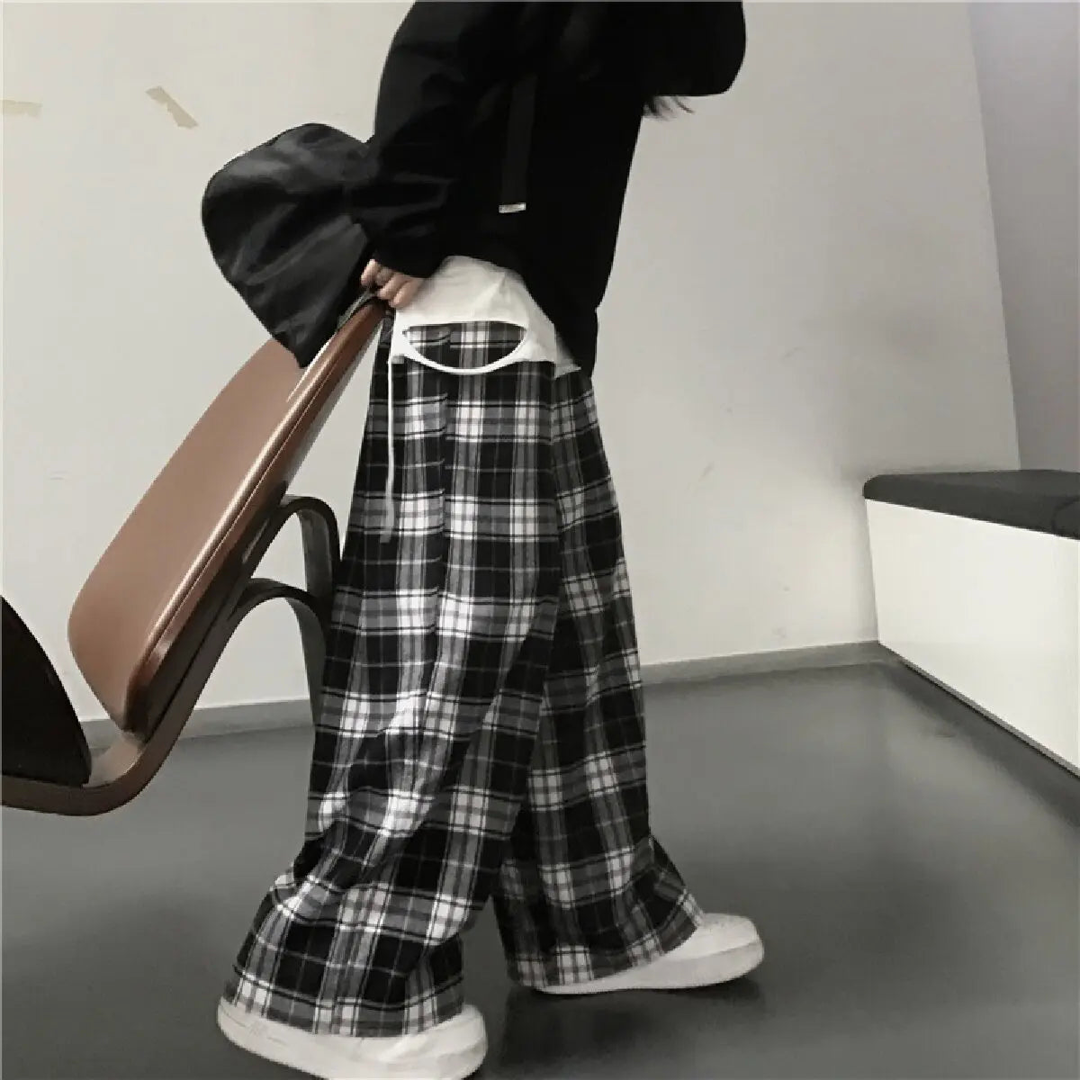 Casual sports pants, fashionable black checkered pants, loose elastic waist pocket, wide leg pants, neutral hip-hop loose pants - Matrix-studios.com