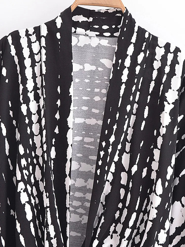 Vintage Boho Kimono Short Robe Swimsuits Women Fashion Black Floral Print Batwing Sleeves Bohemian Bikini Cover Ups Beachwear - Matrix Studios