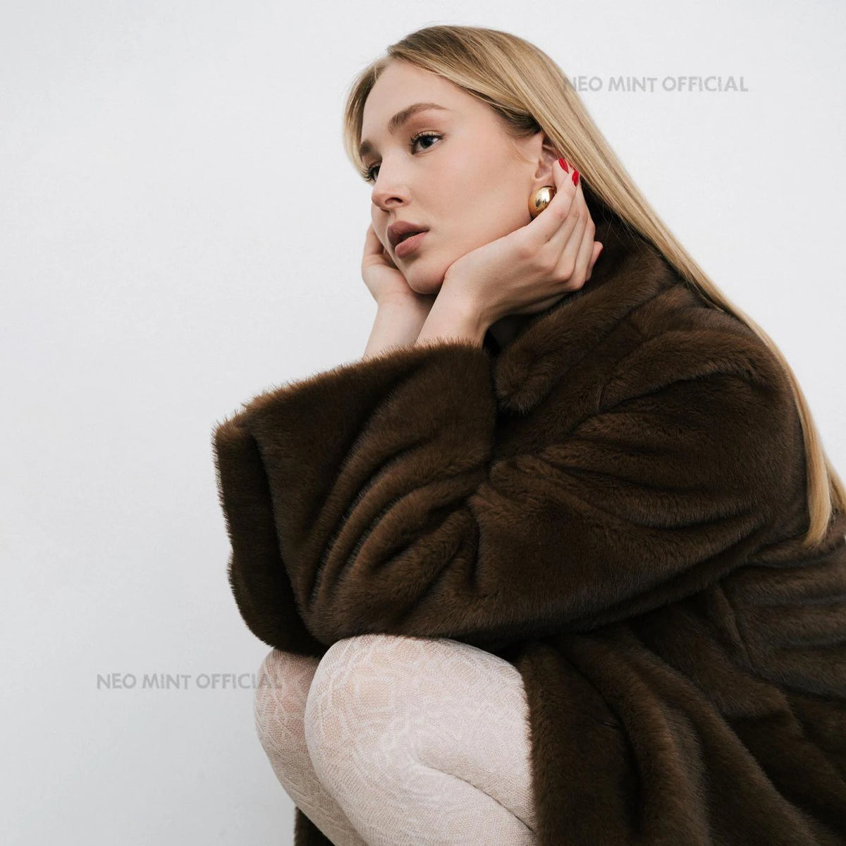 Neo Mint 2024 Winter Luxury Faux Mink Fur Coat Women Iconic Brand Long Outerwear Jacket Crystal Hooks Street Style Warm Overcoat - Matrix Studios