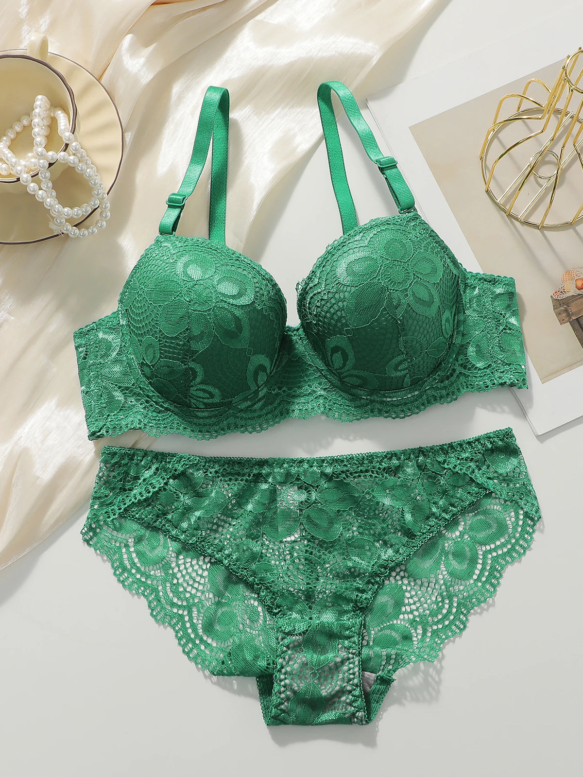 Hot selling green lace lingerie set sexy bra 2-piece set fashionable white display set push up braissere A2123 - Matrix-studios.com