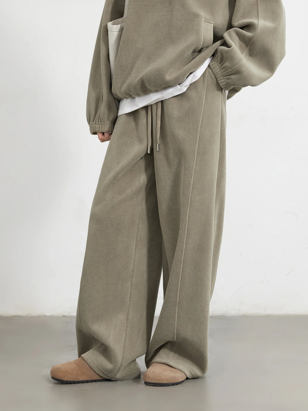 CHIC VEN Women Sweatsuit Loose Casual New Granular Velvet Stand Collar Female Top Pants Set for Woman Sport Autumn Winter 2025 - Matrix-studios.com