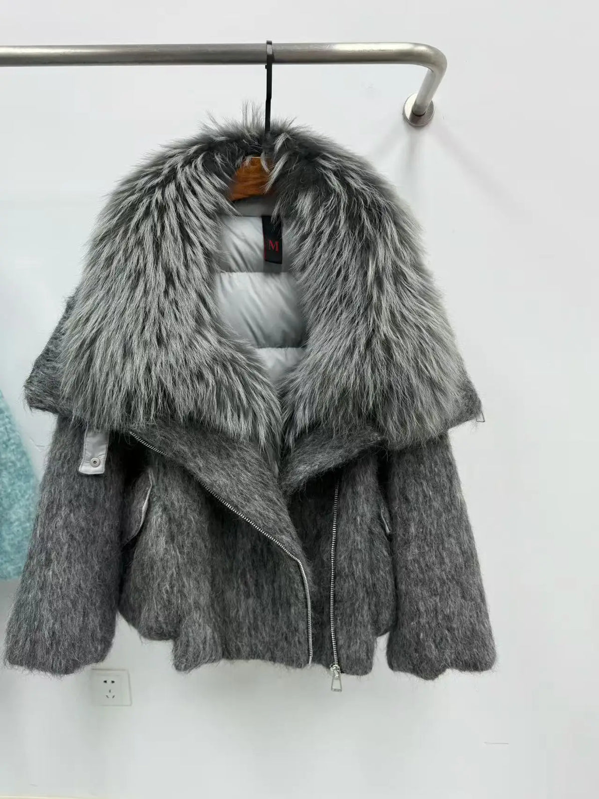 CXFS 2026 New Winter Fashion Wool Coat Splicing Down Jacket Lining With Oversized Fox Fur Collar Thick Warm Women's Coat - Matrix Studios