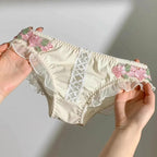 MOYISU Victorian Underwear Set - Delicate Cream Bralette with Floral Stitch, Retro Sweetheart Neckline for Petite Bust Elegance - Matrix-studios.com