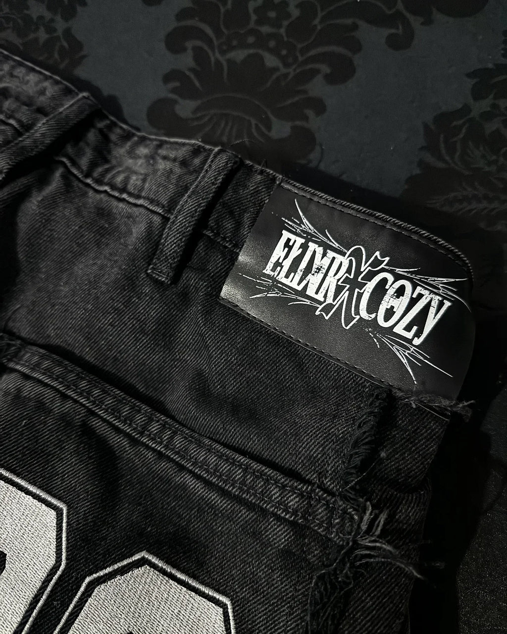 Y2k Patchwork Stripe Embroidery Fur Edge Jeans Fashion America Retro Zipper Splicing Baggy Jeans Punk Men Black Denim Pants - Matrix Studios