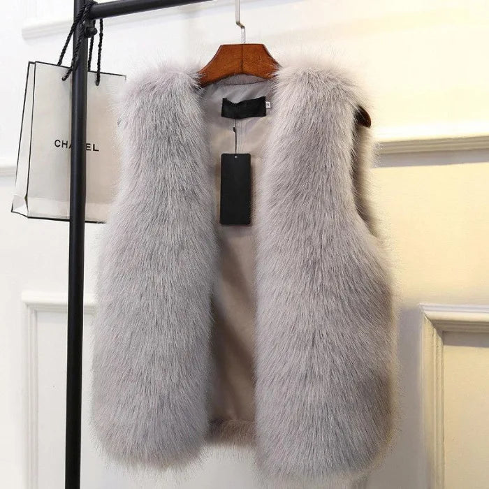 2025 Women's Thickened Warm Fox Fur Vest Spring Autumn Outerwear Cotton Lined Versatile Slimming Faux Fur Backless Tank Top - Matrix Studios