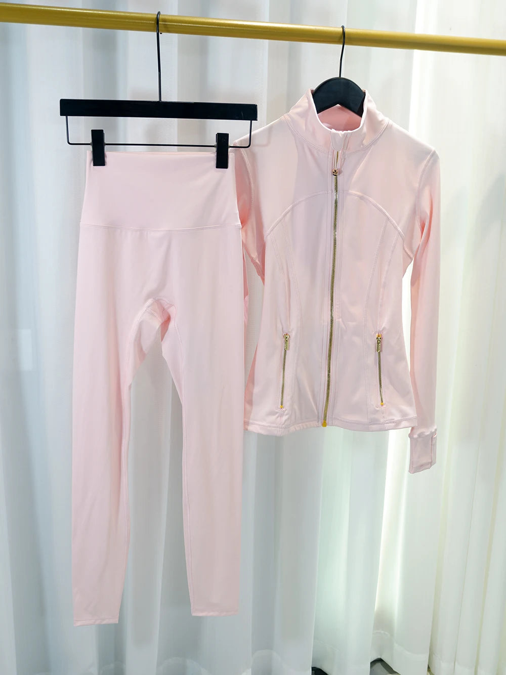 Gold zipper jacket and yoga pants set, sportswear, quick-dry and breathable, slimming and lightweight, tight-fitting - Matrix-studios.com