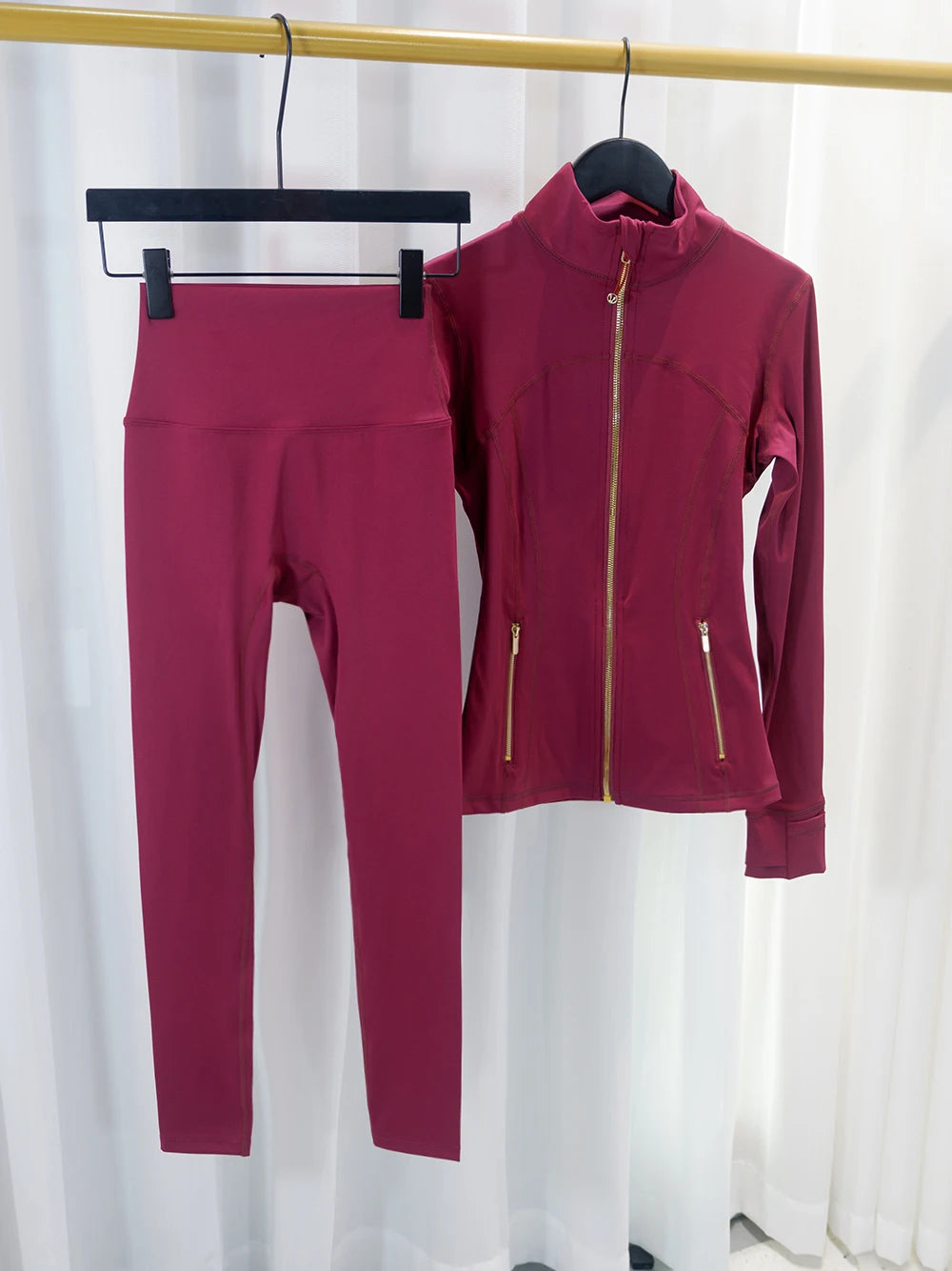 Gold zipper jacket and yoga pants set, sportswear, quick-dry and breathable, slimming and lightweight, tight-fitting - Matrix-studios.com