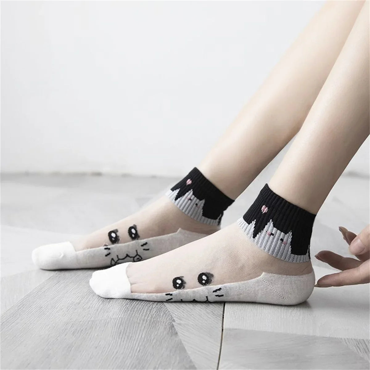 Dreamlikelin 5 Pairs Summer Socks for Women - Black & White Cat Print, Breathable Glass Silk Short Socks, Simple Cute Design - Matrix Studios