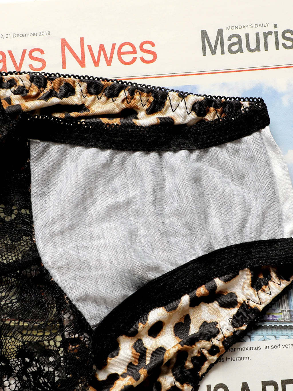 Hot Selling High-quality Sexy Women's Seamless And Steel Ring Two-piece Leopard Print Underwear Women's Lace Underwear Set B2046 - Matrix-studios.com